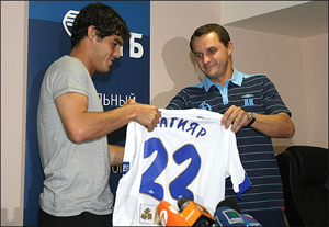 Андрей Кобелев с новобранцем команды - Луисом Агияром, фото championat.ru