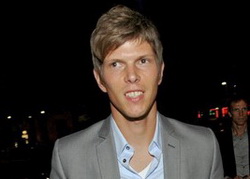 Хунтелаар в Милане, Reuters