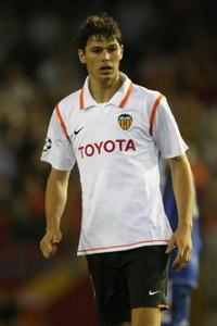 А может в Тоттенхэм, в пару к Краучу?