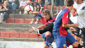 Креспо забивает