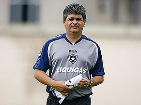 Ней Франко только что сменил Ботафого на Коритибу