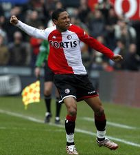 Джонатан де Гузман, fr-fanatic.com