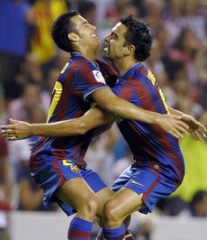 Педро Родригес и Хави Эрнандес, фото Reuters