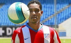 Клебер Сантана вернулся в Бразилию