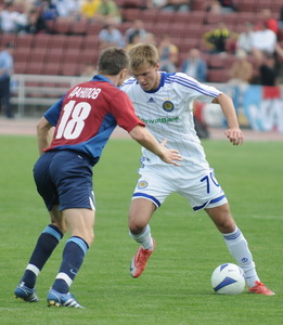 Еременко против канонира Данилова, фото Ильи Хохлова, Football.ua