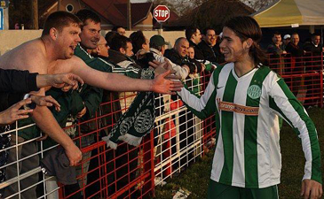 Фанаты приветствуют Писанюка