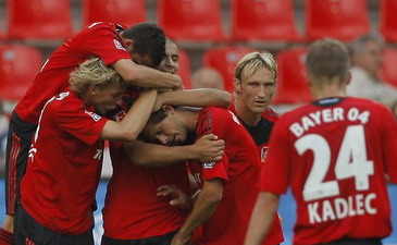 Байер пока на вершине, АР