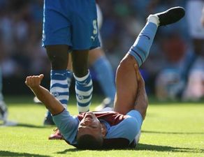 Уилфред Боума и его травма, yimg.com