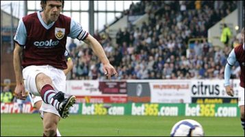 Александер открывает счет в матче, фото bbc.co.uk