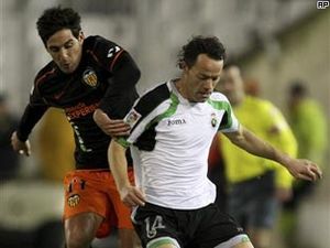 Валенсия  минимально обыгрывает Расинг