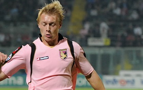 Симон Кьяер, mirror.co.uk