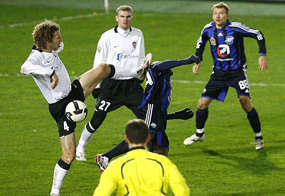 Неожиданный матч тура, фото saturn-fc.ru