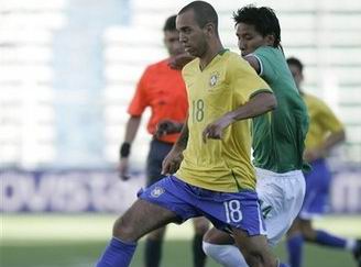 Диего Тарделли - нынешний лидер в споре бомбардиров, AP