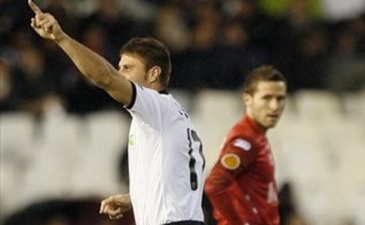 Хоакин сделал дубль, АР