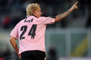 Симон Кьяер принес победу роза-нери,  АР