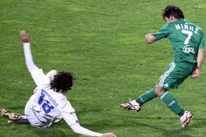 Нинис дарит победу Пао, greeksoccer.com