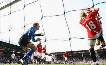 Главный момент прошлой встречи команд, фото bbc.co.uk