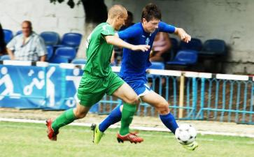 В синем - Петр Леука, фото academia.md