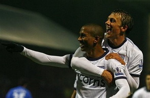 Янг и Уорнок, AP