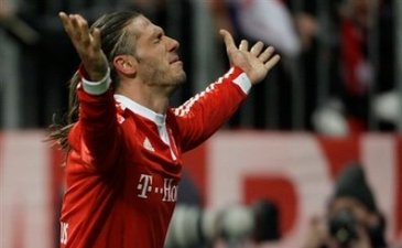 Демикелис плачет от счастья, фото АР