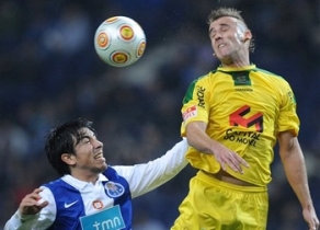 Майкон (в желтом) забил, АР