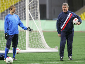 Дмитрий Сычев и Гуус Хиддинк, itar-tass.com