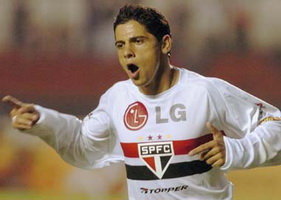 Сисиньо возвращается на родину