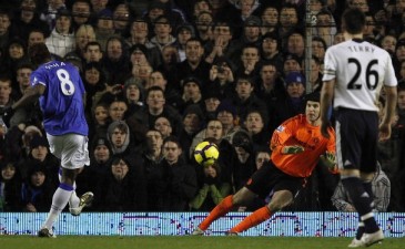 Саа еще и пенальти не реализовал, Reuters