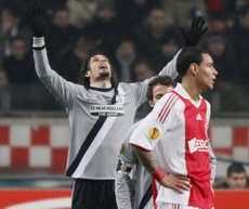 Ван дер Виль и Амаури, Reuters