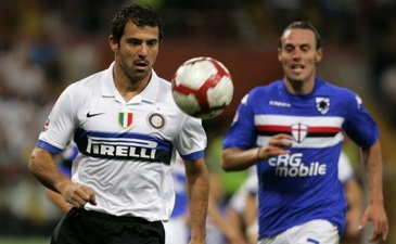 Сампдория - Интер: Станкович уходит от Маннини, АР