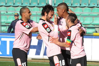 Радость игроков Палермо, АР