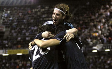 Реал празднует первый гол, Reuters