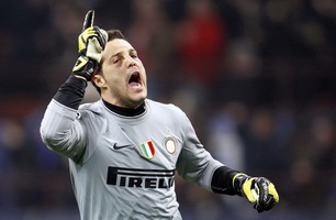 Жулио Сезар, Reuters