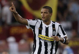 Фелипе Мело, Reuters