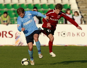 Павел Голышев (справа), google.com