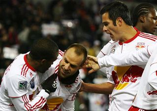Один из красивейших мячей залетел в Нью-Йорке, mlssoccer.com