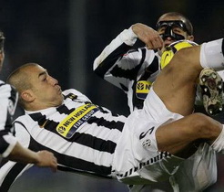 Канна остается в подвешенном состоянии, Reuters