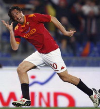 Лука Тони, Reuters