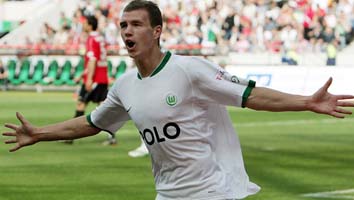 Эдин Джеко, фото football-pictures.net