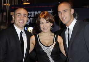 Братья Каннаваро и барышня, life.com