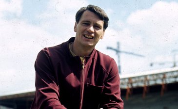 Бобби Робсон