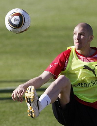 Филипп Сендерос, Reuters