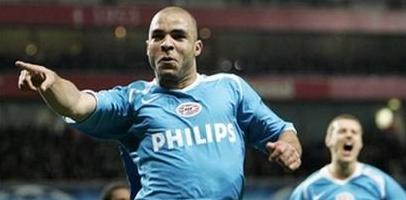 Алекс радуется то ли первому своему голу, то ли второму :) Фото AP