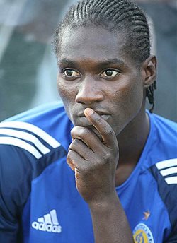 Бангура - полузащитник? fcdynamo.kiev.ua