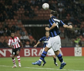 Ибрагимович забивает второй гол, АР