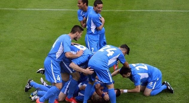 Санта-Колома ликует, uefa.com