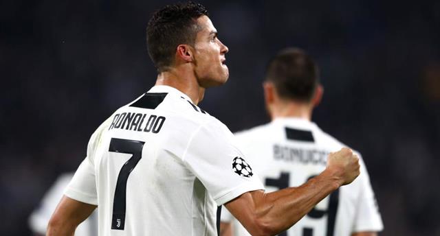 Роналду — автор лучшего гола недели в Лиге чемпионов