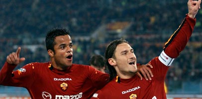 Тотти и Мансини - главная ударная сила 