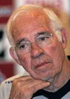 Луис Арагонес, АР