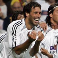 Ван Нистелрой - два удара, два гола